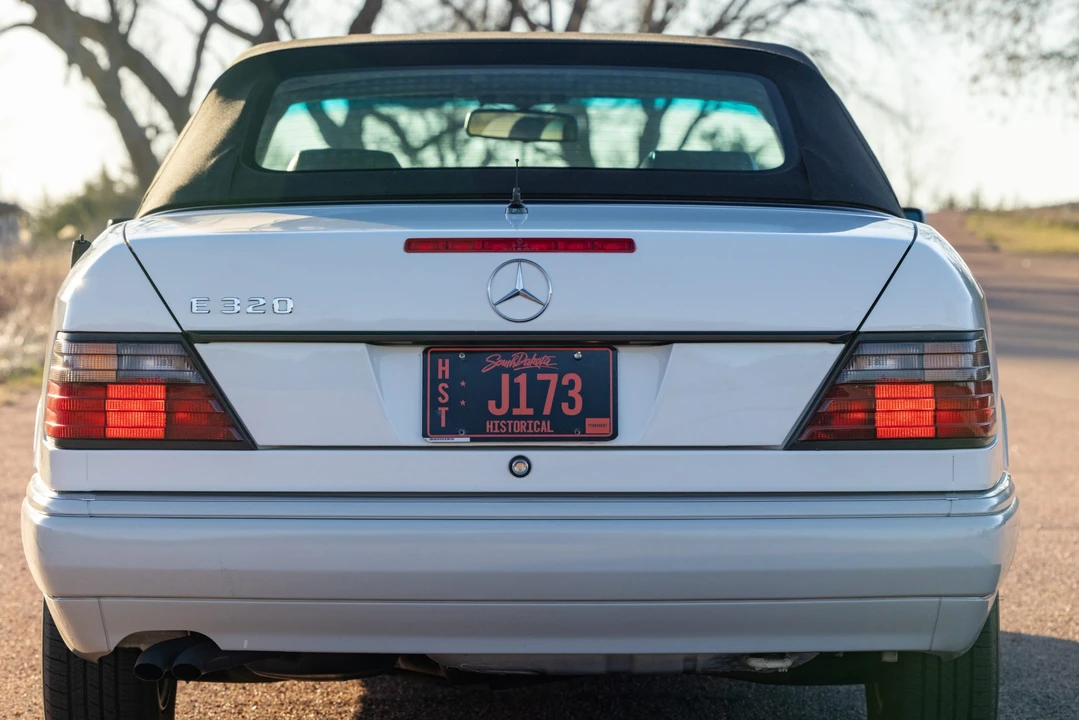 1995 Mercedes-Benz W124 E-Class - Image 12 of 31