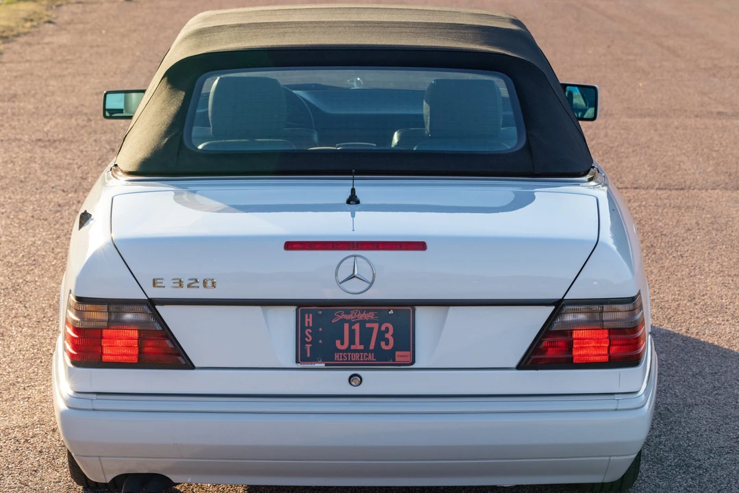 1995 Mercedes-Benz W124 E-Class - Image 13 of 31