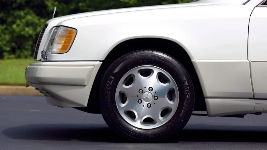 1995 Mercedes-Benz W124 E-Class - Image 10 of 11