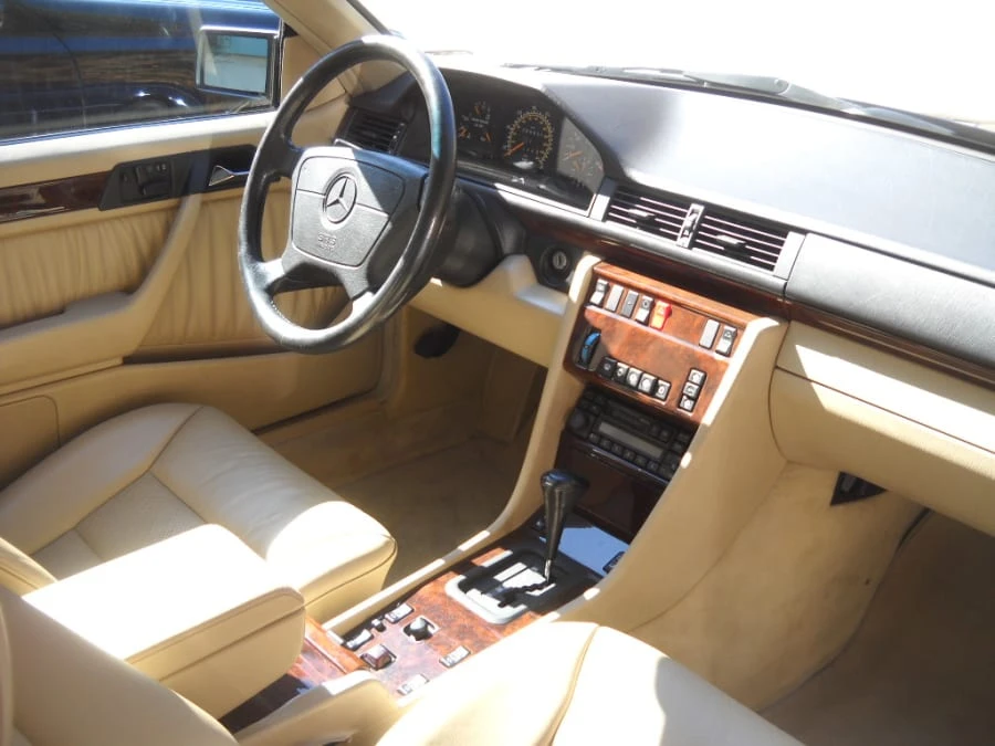 1995 Mercedes-Benz W124 E-Class - Image 4 of 5