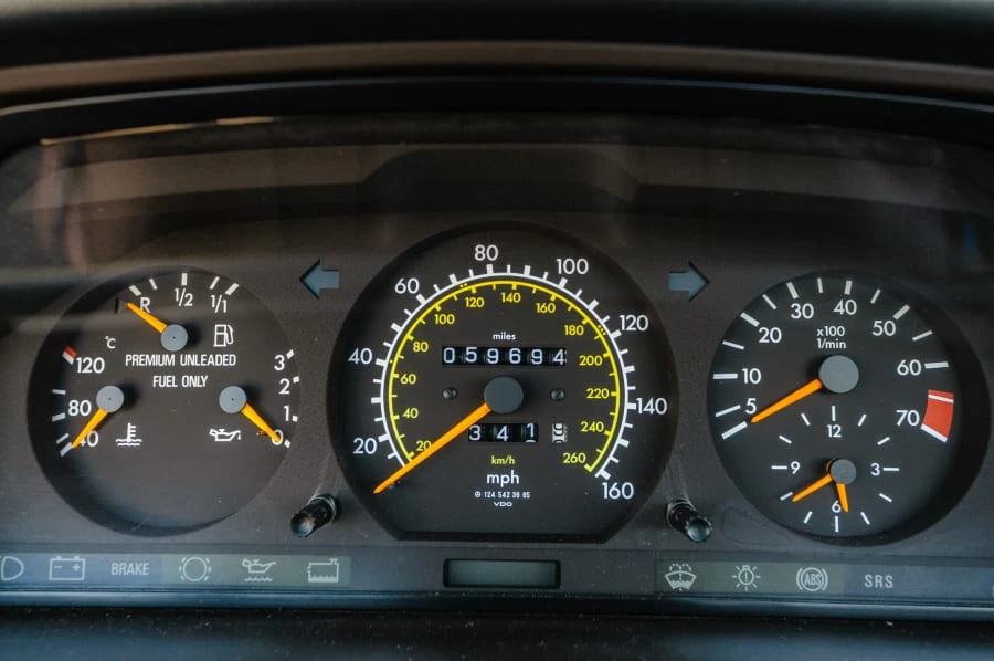 1995 Mercedes-Benz W124 E-Class - Image 2 of 4