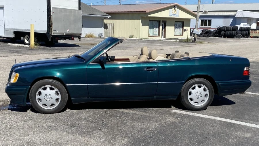 1995 Mercedes-Benz W124 E-Class - Image 2 of 12
