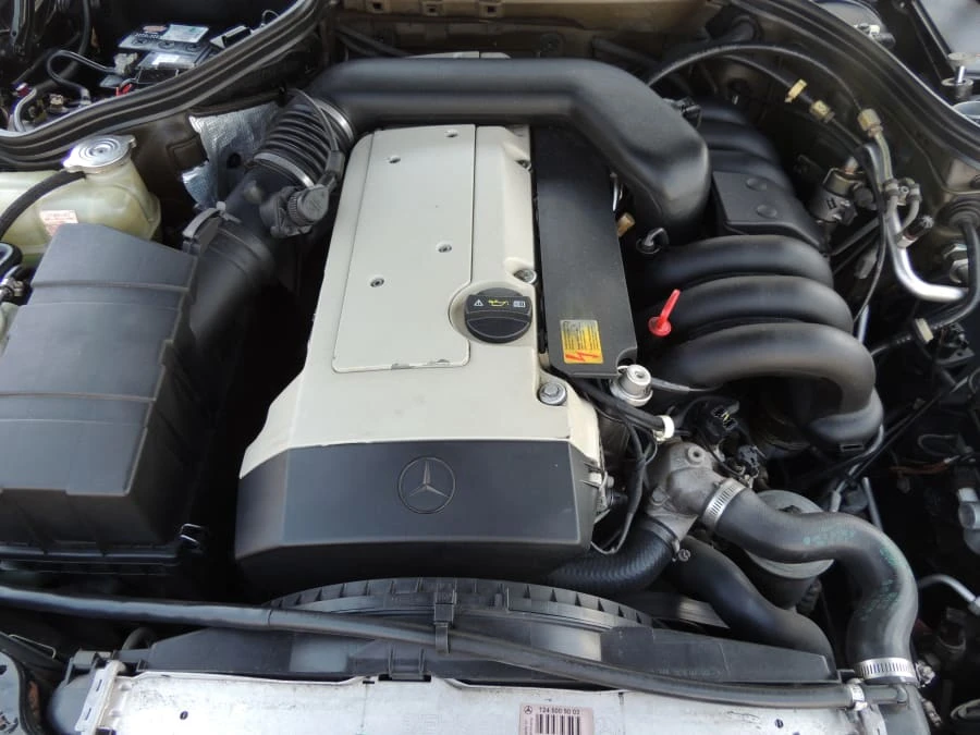 1995 Mercedes-Benz W124 E-Class - Image 8 of 12
