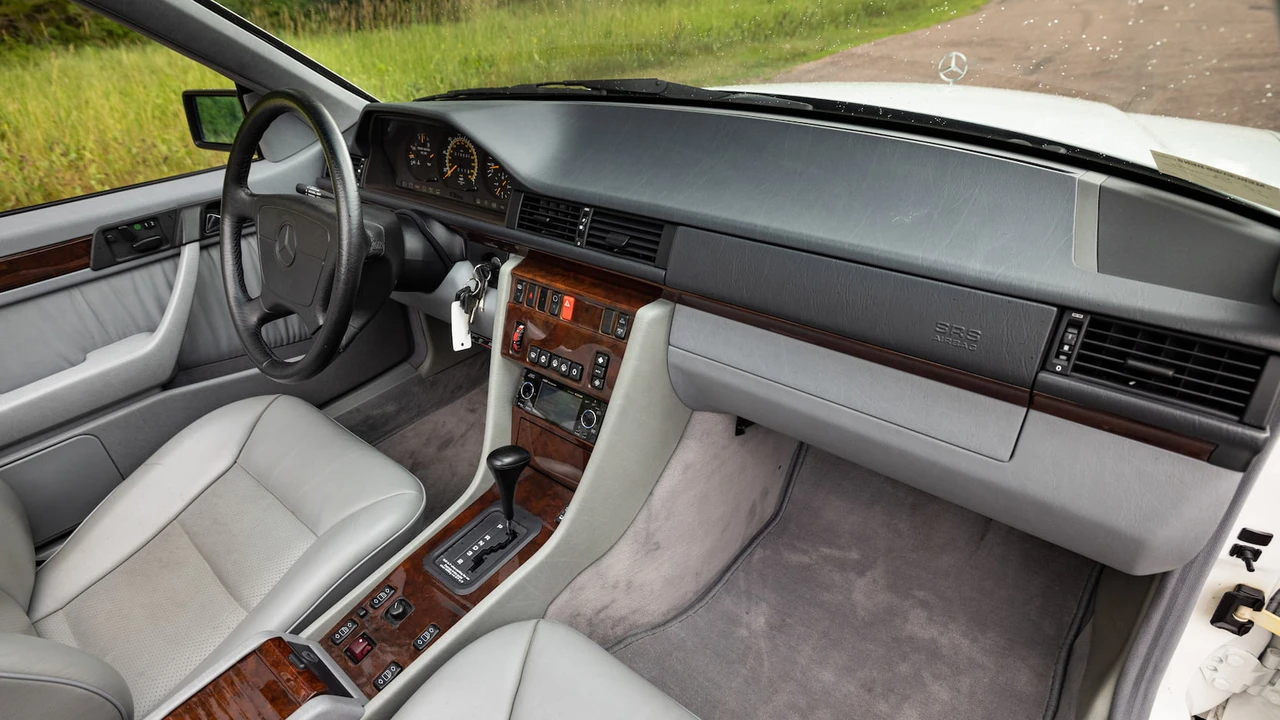 1995 Mercedes-Benz W124 E-Class - Image 6 of 20