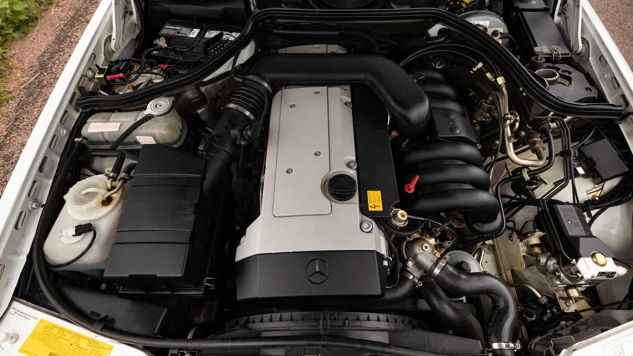 1995 Mercedes-Benz W124 E-Class - Image 8 of 20