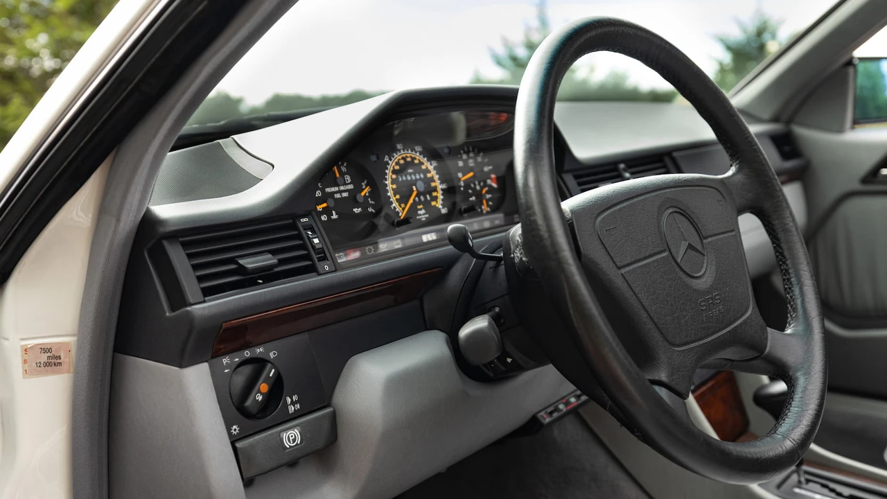 1995 Mercedes-Benz W124 E-Class - Image 10 of 20