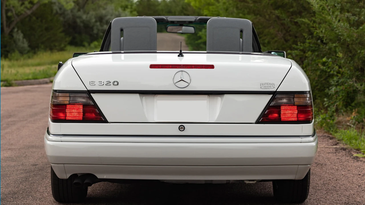 1995 Mercedes-Benz W124 E-Class - Image 15 of 20