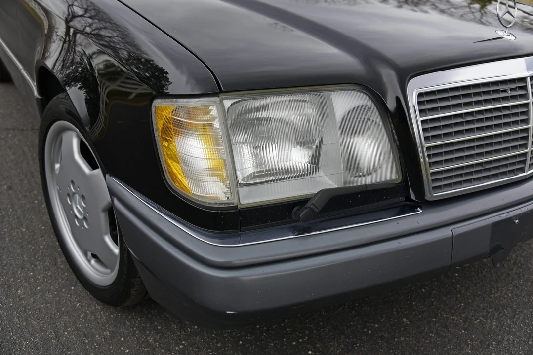 1995 Mercedes-Benz W124 E-Class - Image 9 of 31