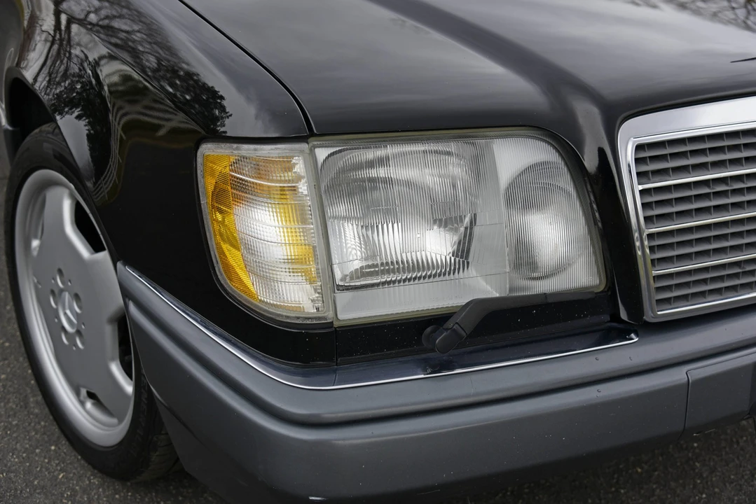 1995 Mercedes-Benz W124 E-Class - Image 10 of 31