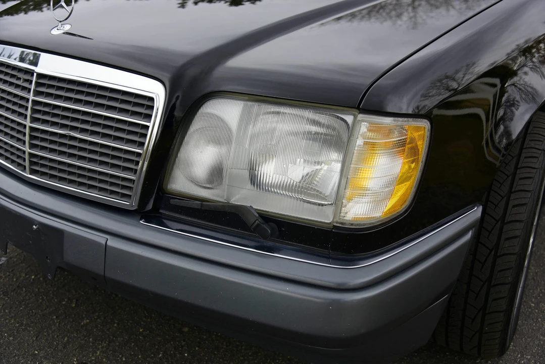 1995 Mercedes-Benz W124 E-Class - Image 12 of 31