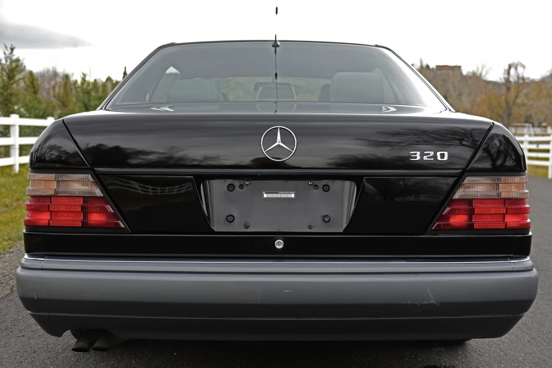 1995 Mercedes-Benz W124 E-Class - Image 4 of 31