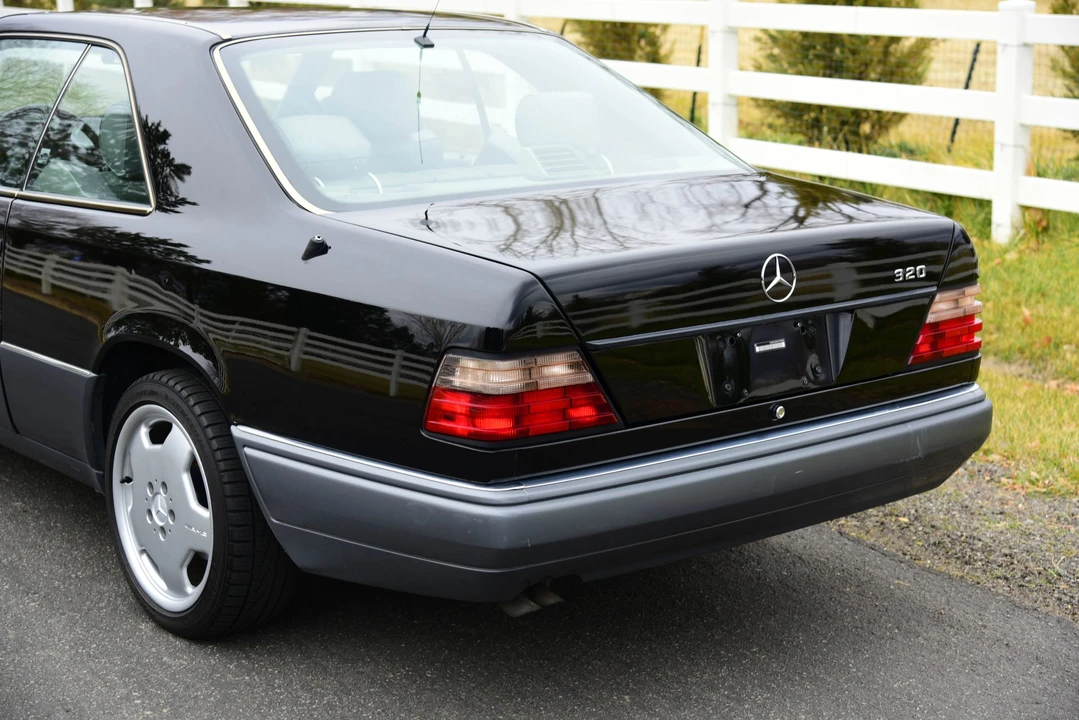 1995 Mercedes-Benz W124 E-Class - Image 22 of 31