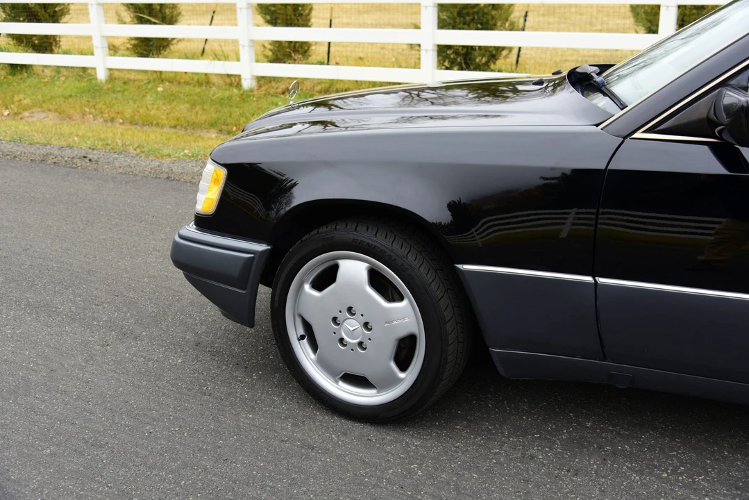 1995 Mercedes-Benz W124 E-Class - Image 14 of 31