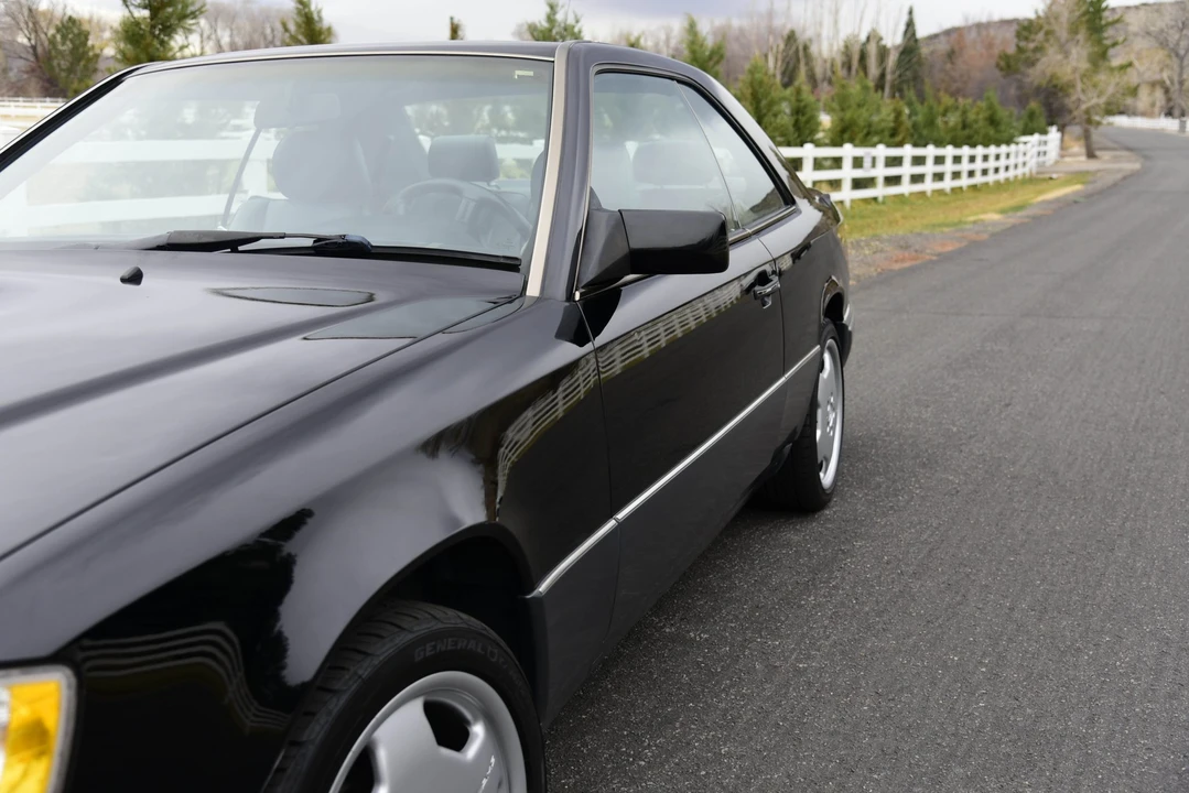 1995 Mercedes-Benz W124 E-Class - Image 13 of 31