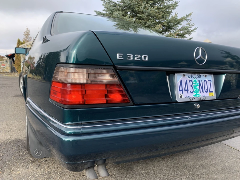 1995 Mercedes-Benz W124 E-Class - Image 13 of 31