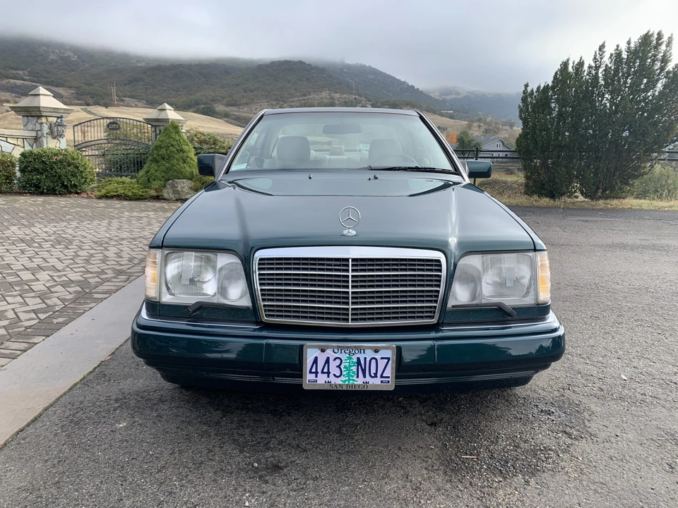 1995 Mercedes-Benz W124 E-Class - Image 2 of 31