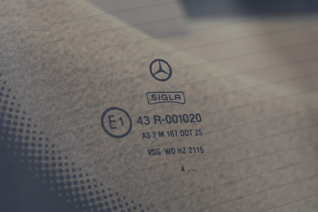 1995 Mercedes-Benz W124 E-Class - Image 26 of 31