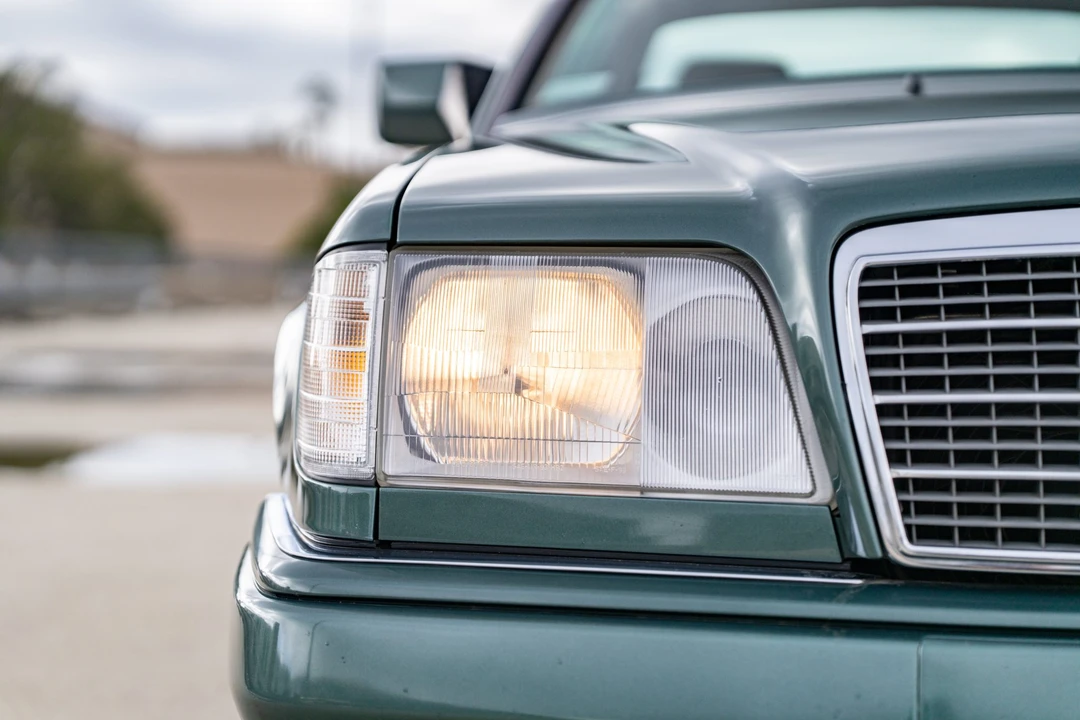 1995 Mercedes-Benz W124 E-Class - Image 12 of 31