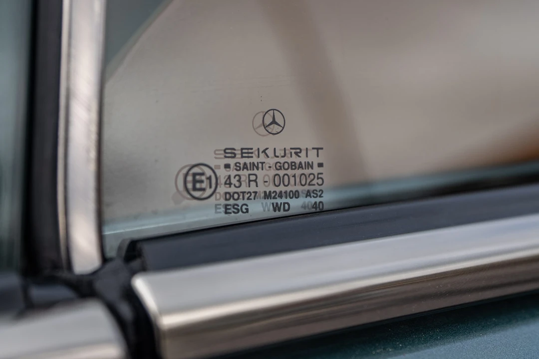 1995 Mercedes-Benz W124 E-Class - Image 25 of 31