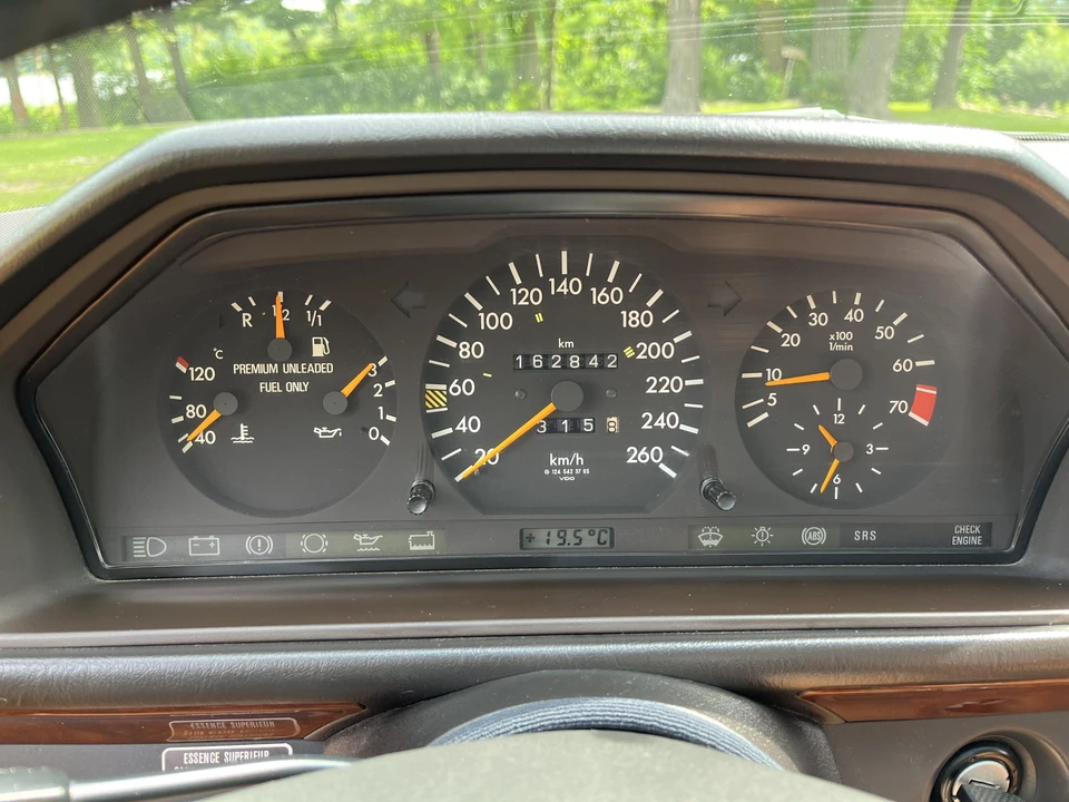 1995 Mercedes-Benz W124 E-Class - Image 30 of 31