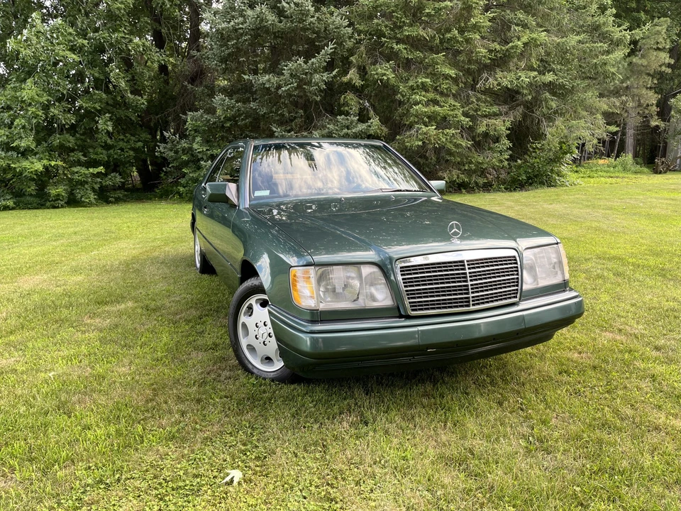 1995 Mercedes-Benz W124 E-Class - Image 2 of 31