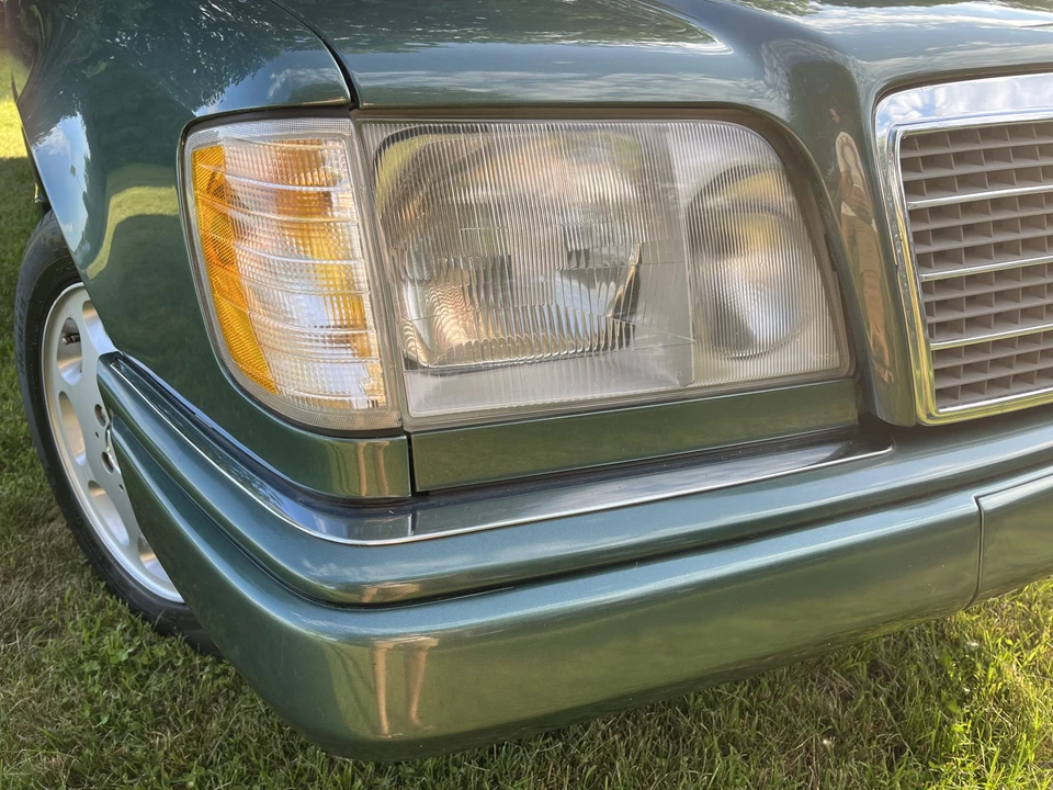 1995 Mercedes-Benz W124 E-Class - Image 13 of 31