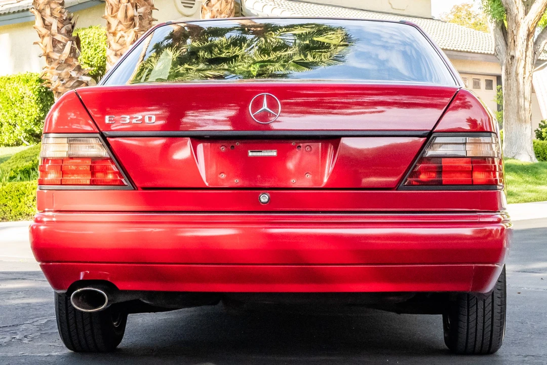 1995 Mercedes-Benz W124 E-Class - Image 8 of 31
