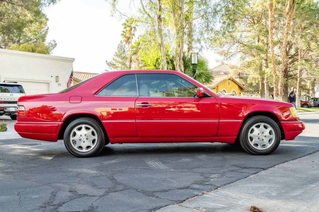 1995 Mercedes-Benz W124 E-Class - Image 10 of 31
