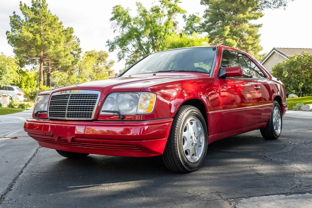 1995 Mercedes-Benz W124 E-Class - Image 2 of 31