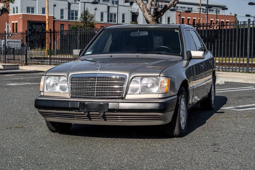 1995 Mercedes-Benz W124 E-Class - Image 4 of 21