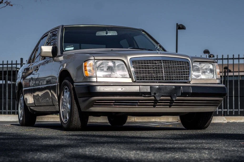 1995 Mercedes-Benz W124 E-Class - Image 10 of 21