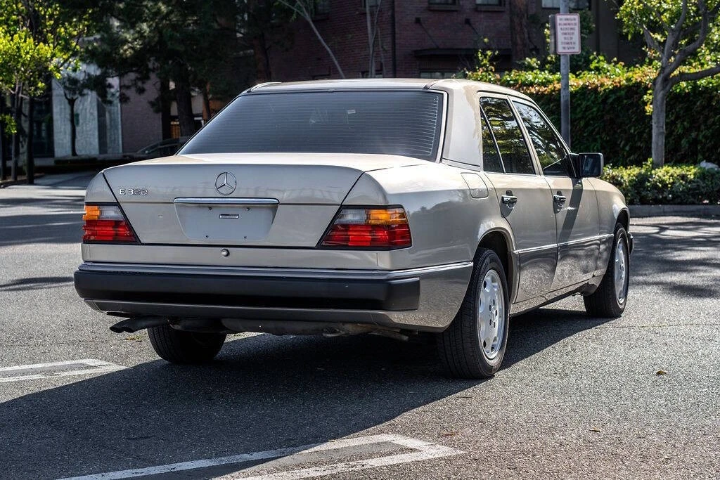 1995 Mercedes-Benz W124 E-Class - Image 7 of 21