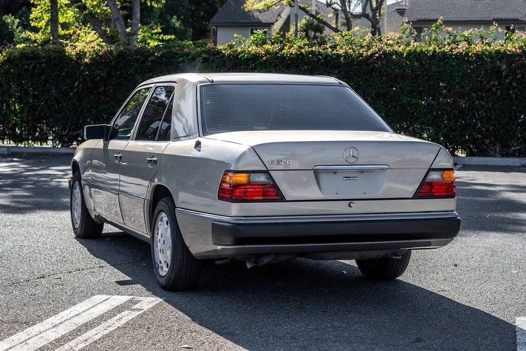 1995 Mercedes-Benz W124 E-Class - Image 6 of 21