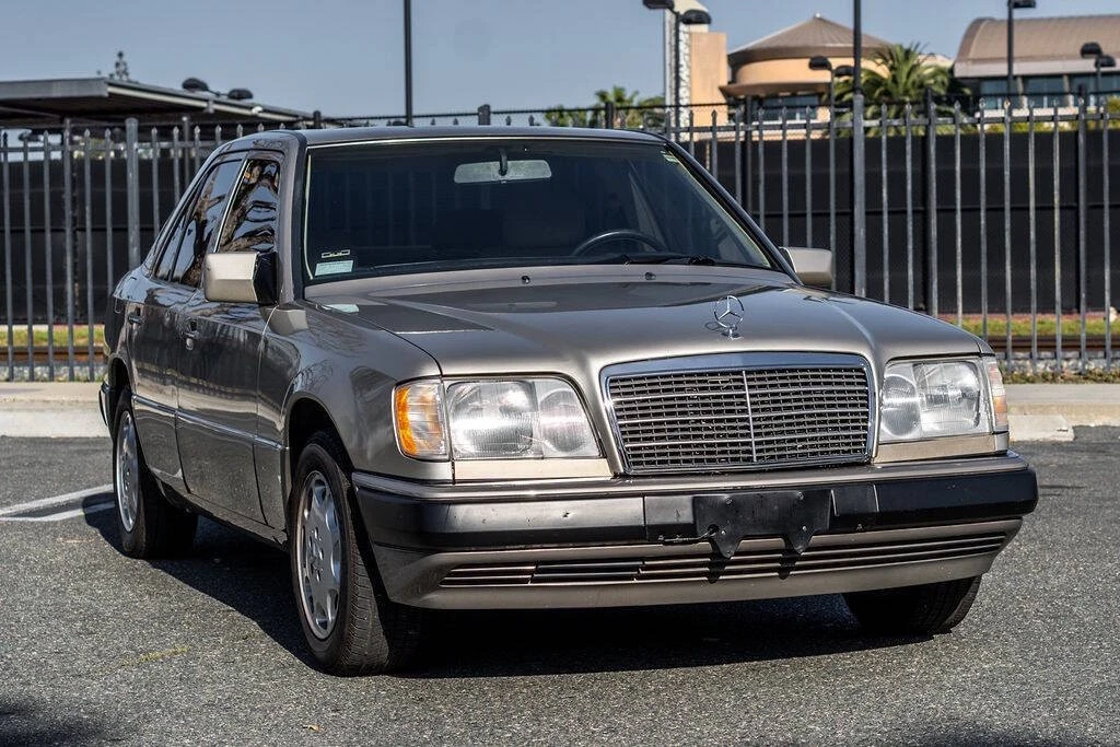 1995 Mercedes-Benz W124 E-Class - Image 3 of 21