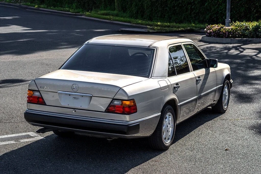 1995 Mercedes-Benz W124 E-Class - Image 18 of 21
