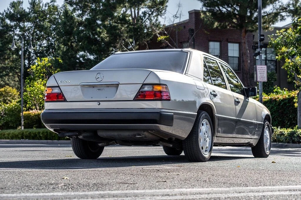 1995 Mercedes-Benz W124 E-Class - Image 15 of 21