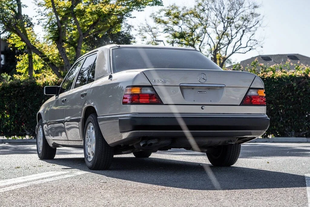 1995 Mercedes-Benz W124 E-Class - Image 13 of 21