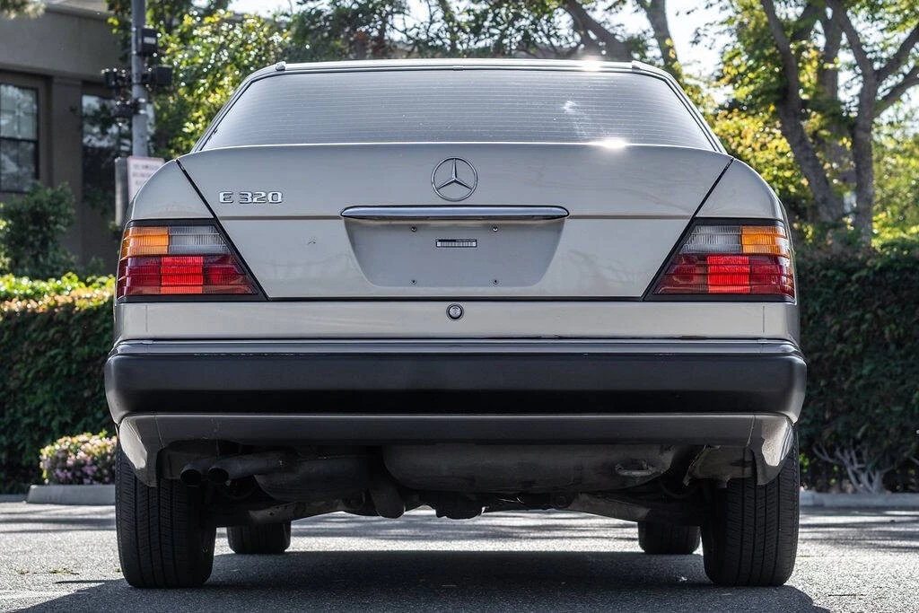 1995 Mercedes-Benz W124 E-Class - Image 14 of 21