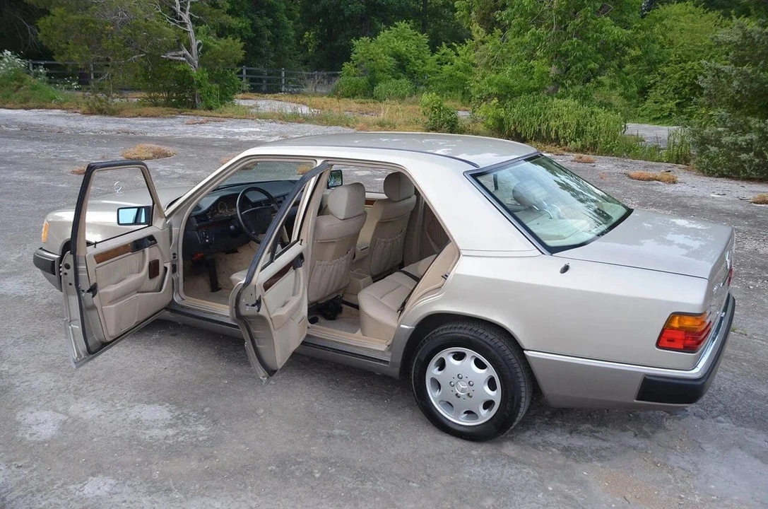 1995 Mercedes-Benz W124 E-Class - Image 4 of 6