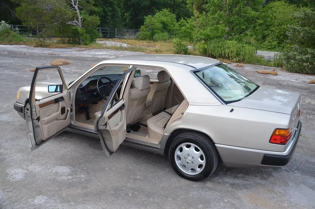 1995 Mercedes-Benz W210 E-Class - Image 4 of 6