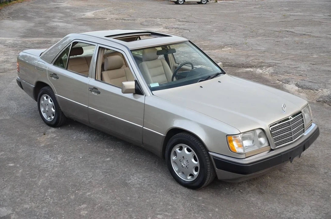 1995 Mercedes-Benz W124 E-Class - Image 2 of 6