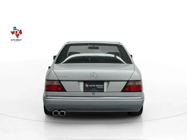 1995 Mercedes-Benz W124 E-Class - Image 9 of 21