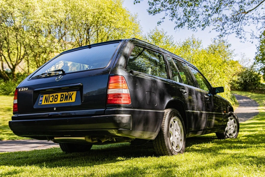 1995 Mercedes-Benz W124 E-Class - Image 4 of 30
