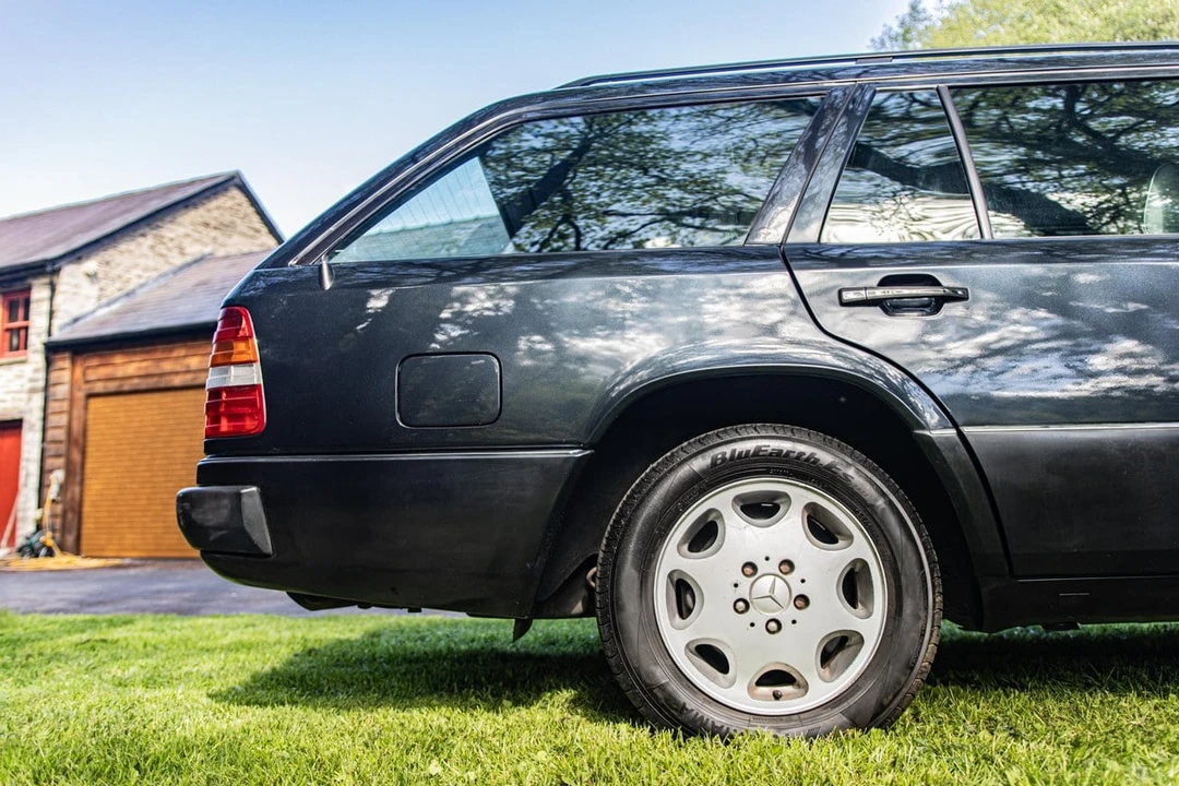 1995 Mercedes-Benz W124 E-Class - Image 12 of 30