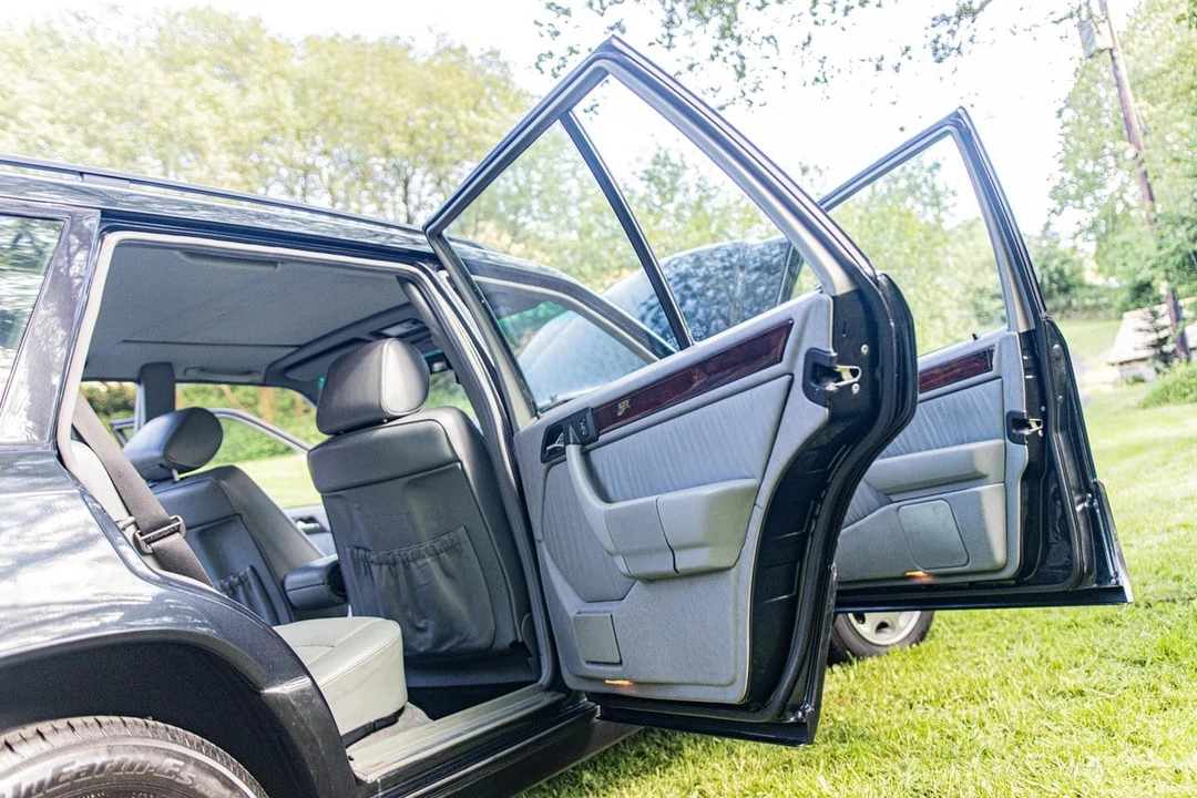1995 Mercedes-Benz W124 E-Class - Image 26 of 30