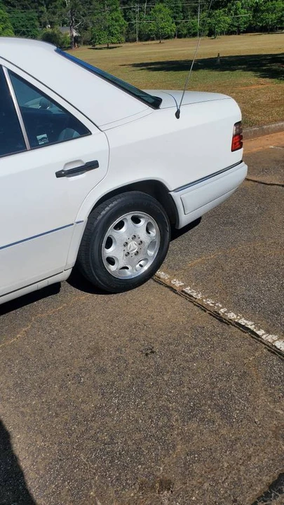 1995 Mercedes-Benz W124 E-Class - Image 12 of 12