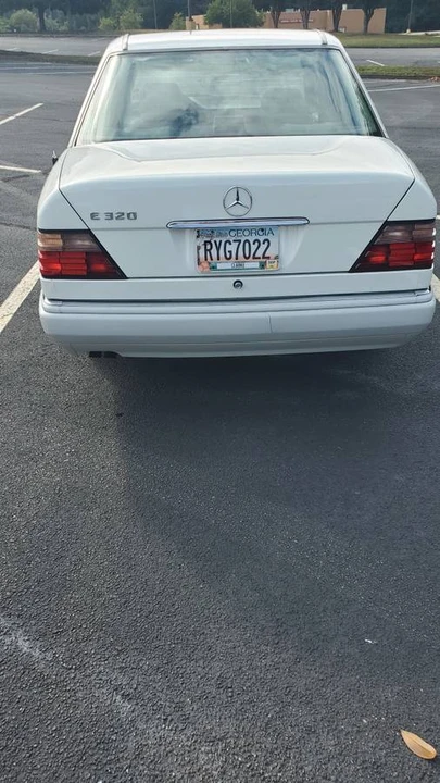 1995 Mercedes-Benz W124 E-Class - Image 3 of 12