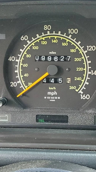 1995 Mercedes-Benz W124 E-Class - Image 8 of 12