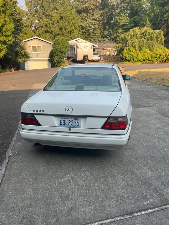 1995 Mercedes-Benz W124 E-Class - Image 6 of 11
