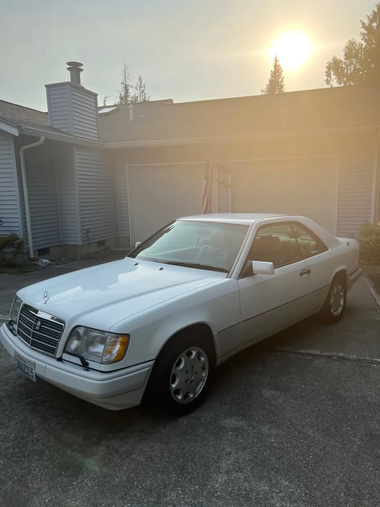 1995 Mercedes-Benz W124 E-Class - Image 2 of 11